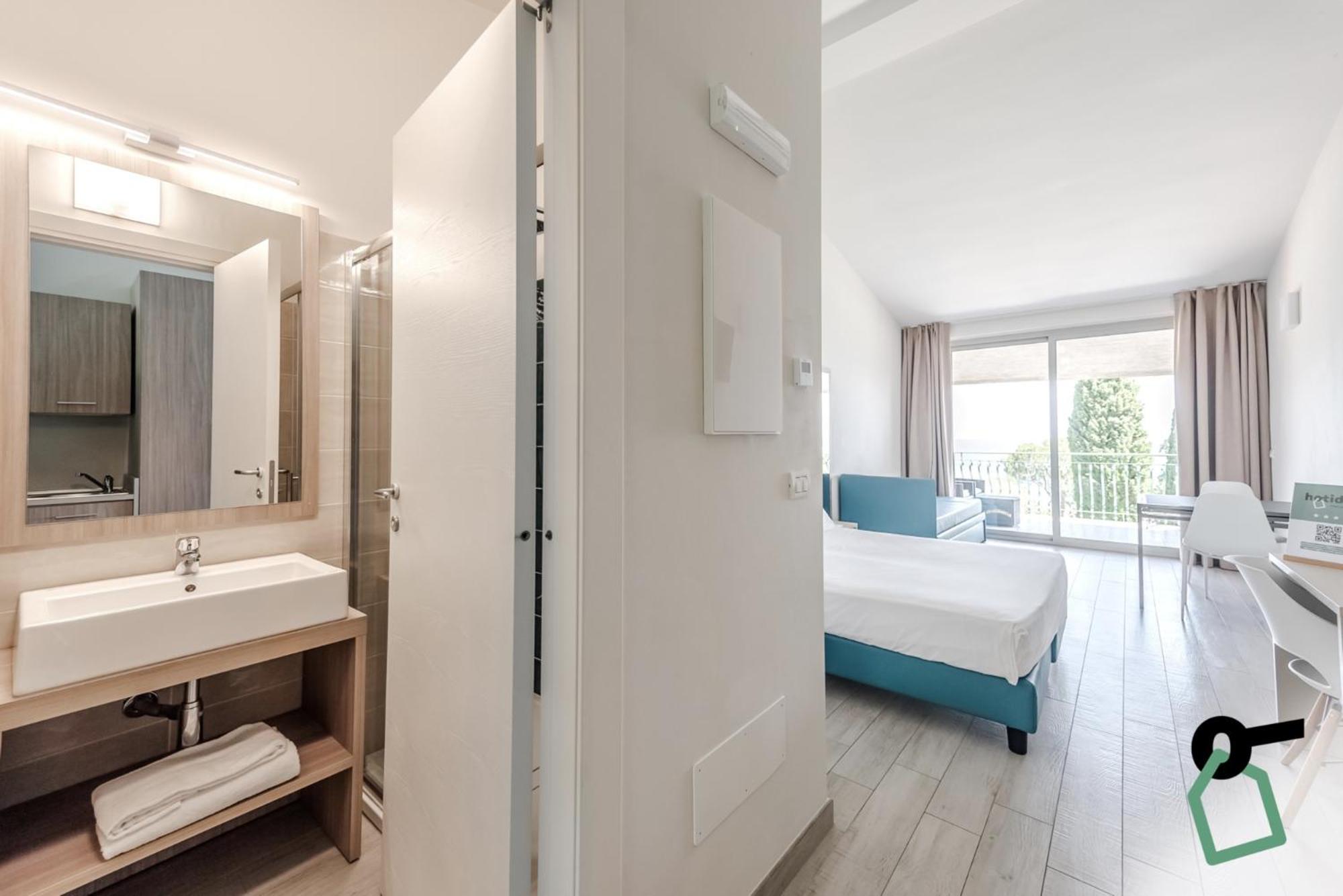 Hotiday Apartment Collection - Desenzano Desenzano del Garda Eksteriør bilde
