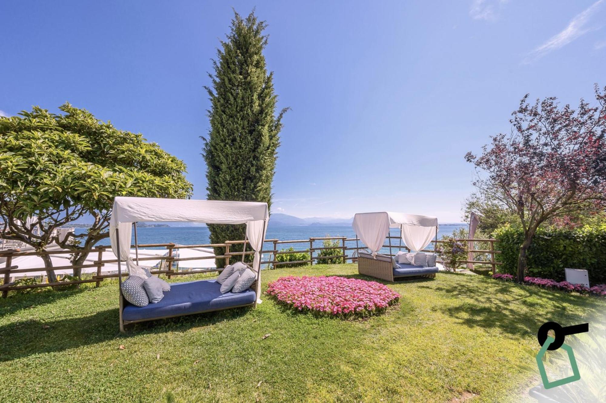 Hotiday Apartment Collection - Desenzano Desenzano del Garda Eksteriør bilde