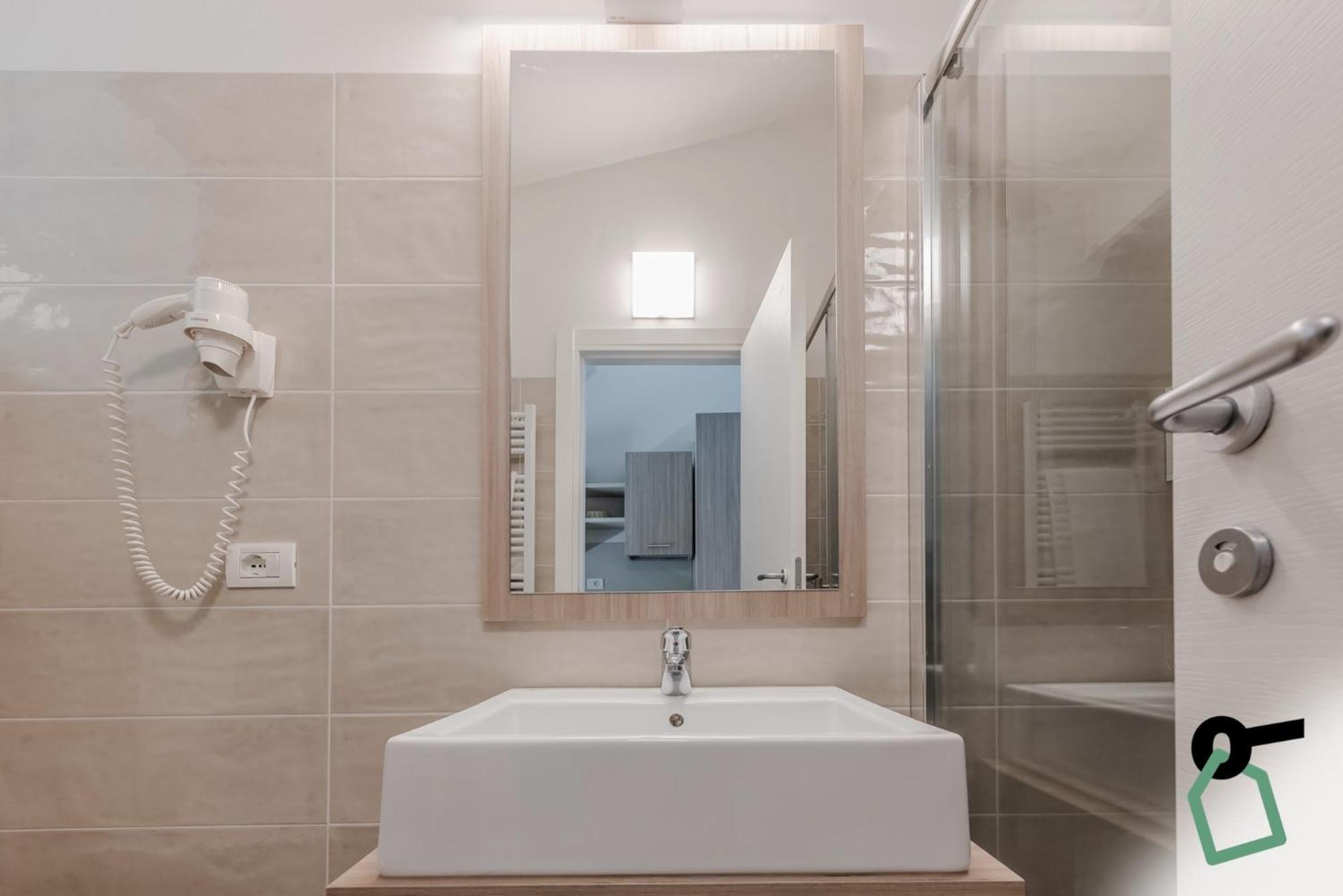 Hotiday Apartment Collection - Desenzano Desenzano del Garda Eksteriør bilde
