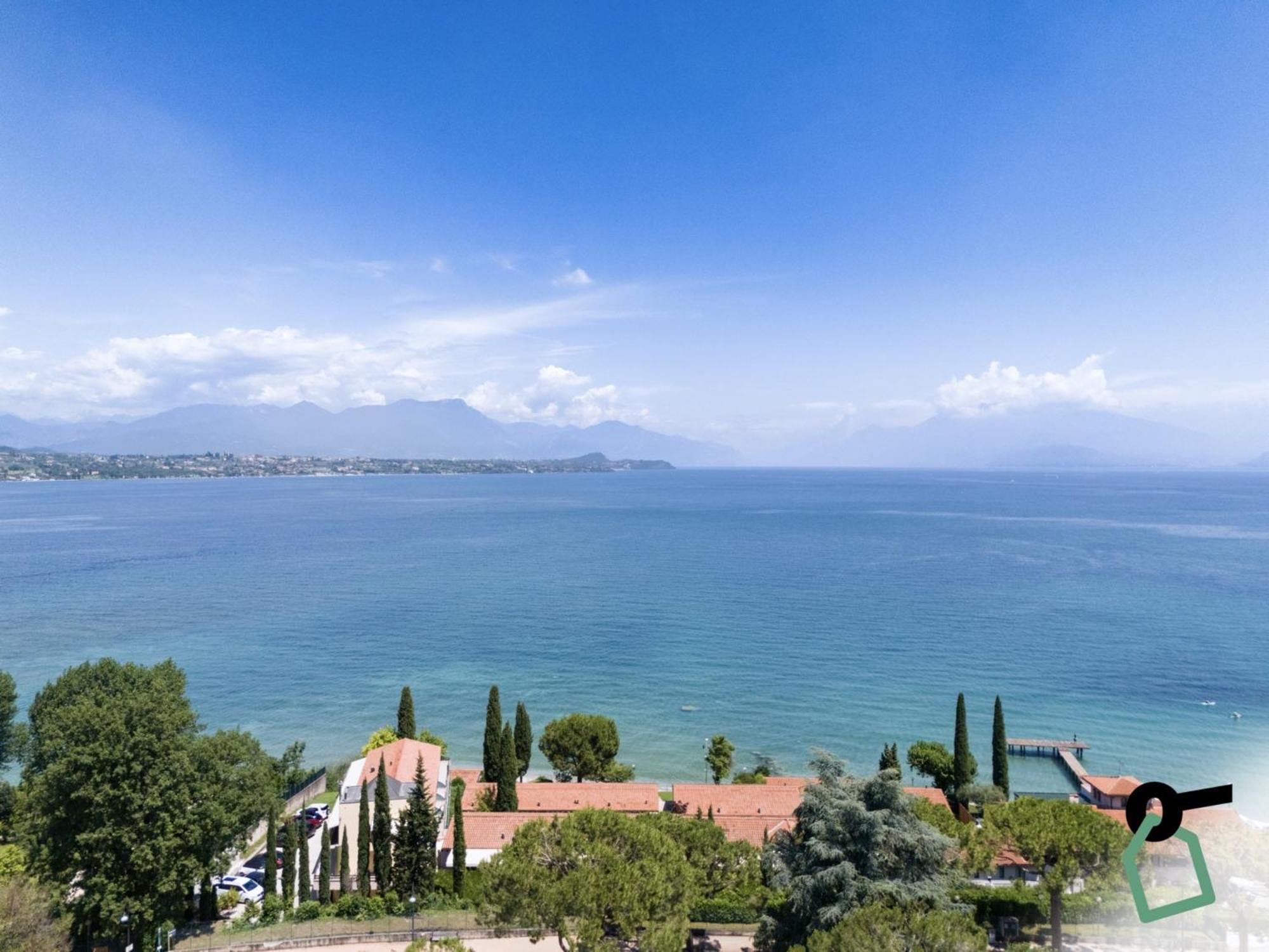 Hotiday Apartment Collection - Desenzano Desenzano del Garda Eksteriør bilde